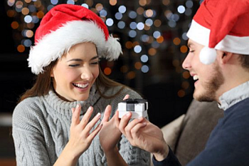 5 tips voor een romantisch aanzoek tijdens de feestdagen