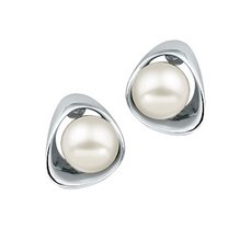 Gerhodineerd zilveren oorknoppen met zoetwaterparel.