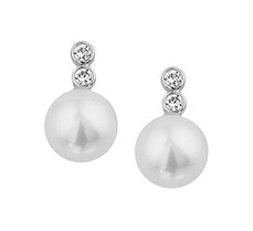 Witgouden oorknoppen met zoetwaterparel en zirkonia.