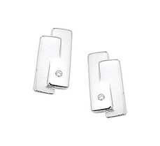 Gerhodineerd zilveren oorknoppen met diamant en een poli/matte afwerking.