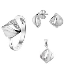 Set oorknoppen, ring en hanger gescratcht