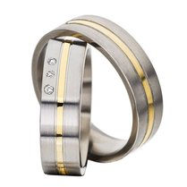 Goud met Stalen Ringen