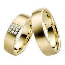 Strakke geelgouden Trouwringen