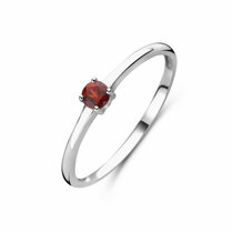 ring met geboortesteen granaat januari