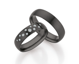 Zwarte  zirkonium ringen