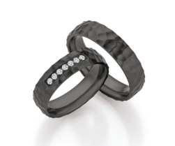 Zwarte  zirkonium ringen