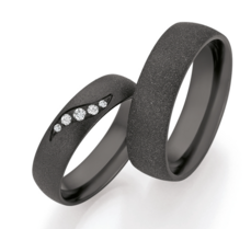 Zwarte  zirkonium ringen
