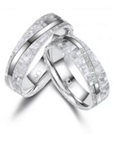 Trouwringen Titanium met carbon Trouwringen Titanium met carbon