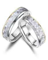 Trouwringen Titanium met carbon Trouwringen Titanium met carbon