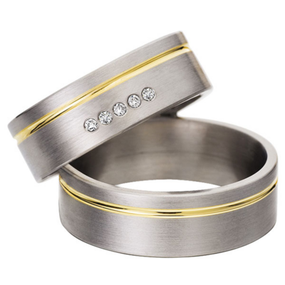 Goud met Stalen Ringen