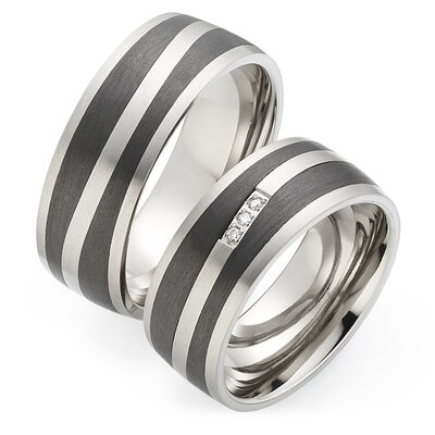 Trouwringen Titanium met carbon
