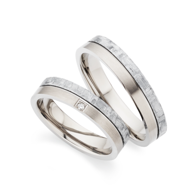 Trouwringen Titanium met carbon