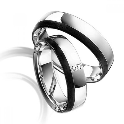 Trouwringen Titanium met carbon