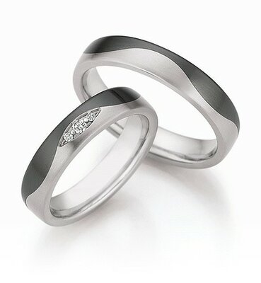Titanium ringen met zirconium