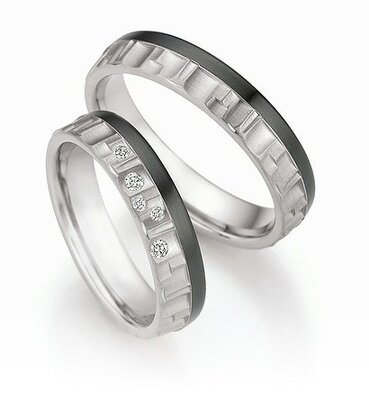 Titanium ringen met zirconium