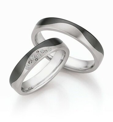Titanium ringen met zirconium