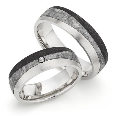 Trouwringen Zilver met carbon