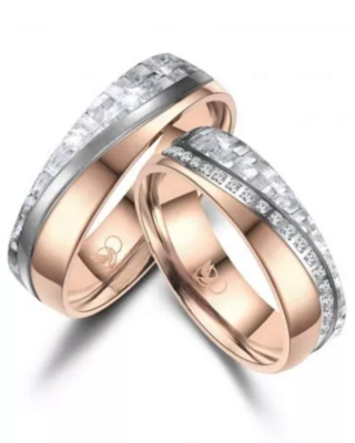 Trouwringen Titanium met carbon