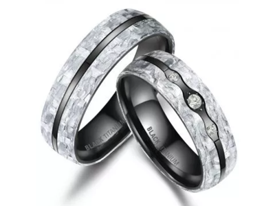Zwarte  titanium met zirkonium ringen